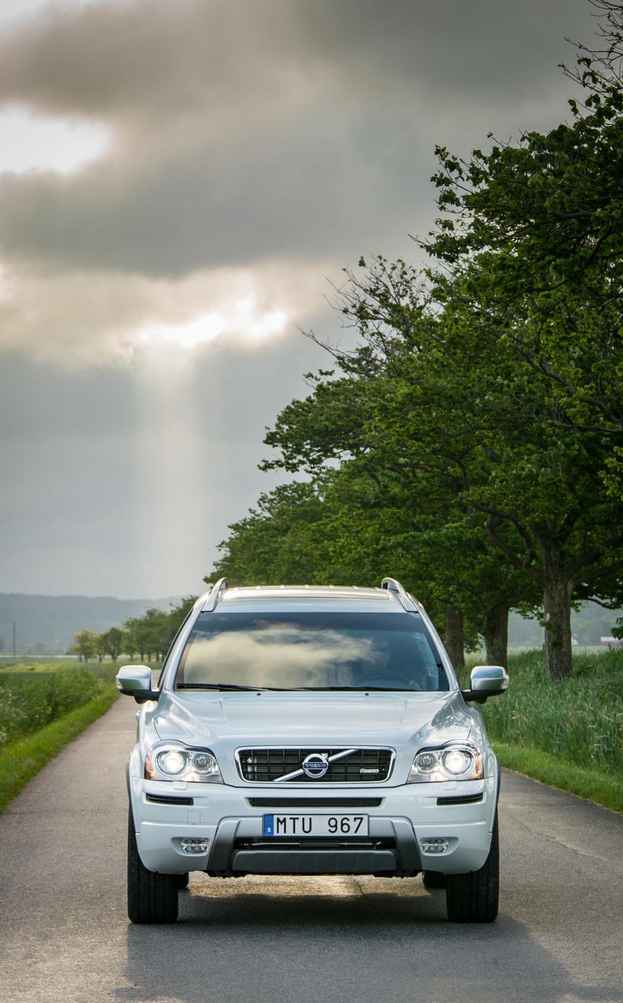  Volvo XC90 D5 R-Design 2012 года  (фото 13 из 21)